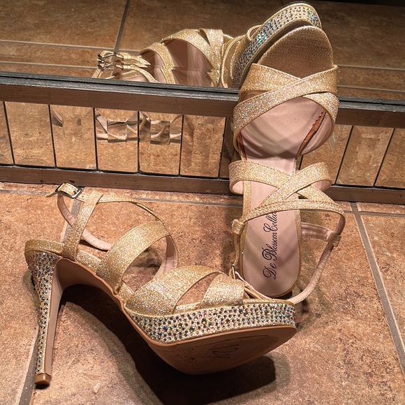NWT Gold & Rhinestone Platform Heels - Picture 3 of 10